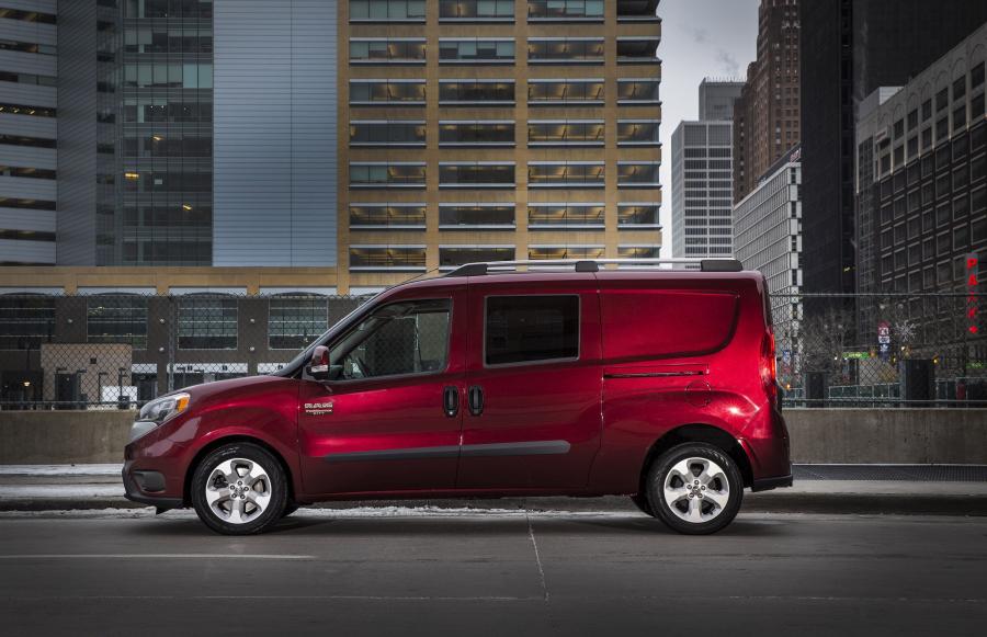  Dodge Ram ProMaster City SLT Wagon 2015 года  (фото 2 из 22)